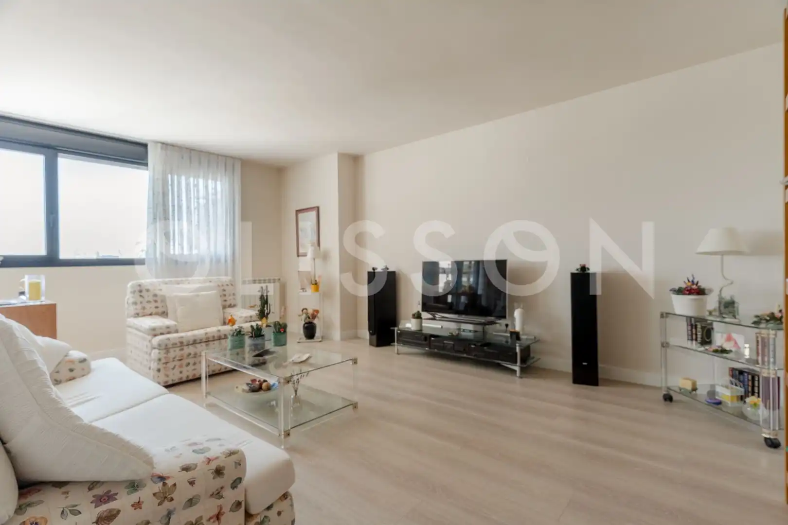 Living room of Flat for sale in Madrid  with Air Conditioner, Heating and Terrace