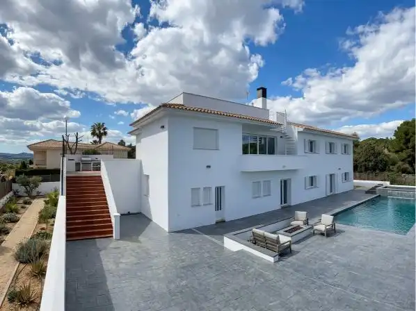 Detached house with terrace for sale in Calle Córdoba 17