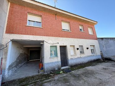 Casa pareada con balcón en venta en Calle Lepanto