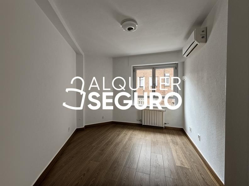 Dormitori de Pis de lloguer en Las Rozas de Madrid amb Aire condicionat, Calefacció i Traster