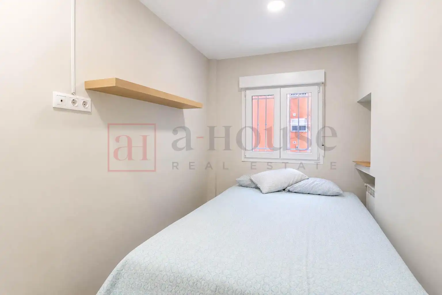 Bedroom of Flat for sale in Madrid  with Heating and Furnished
