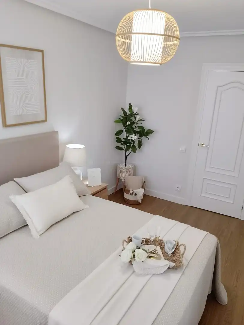 Habitación de Piso de alquiler en Gijón  con Calefacción y Amueblado