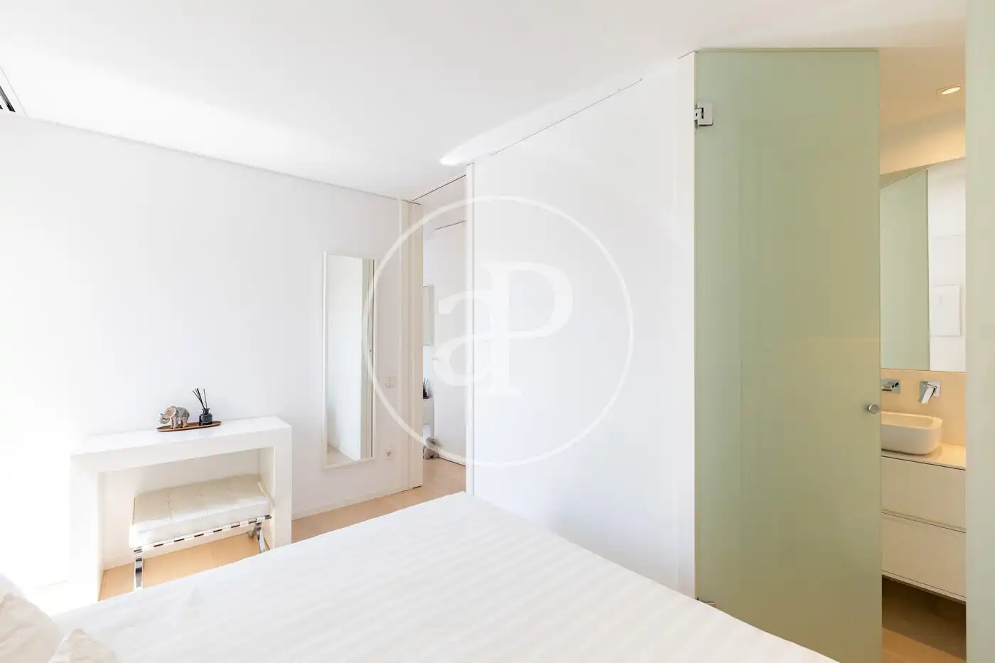 Habitación de Piso en venta en Barcelona con Aire acondicionado, Calefacción y Terraza