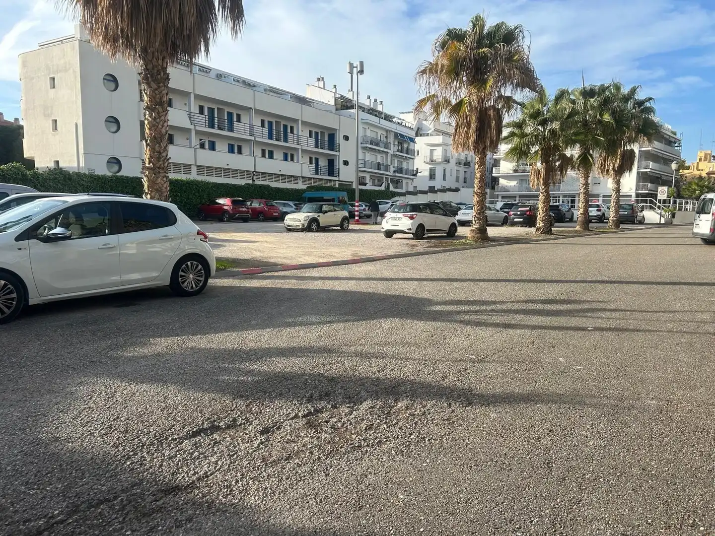 Parkplatz von Wohnungen zum Verkauf in Sitges mit Heizung, Privatgarten und Terrasse