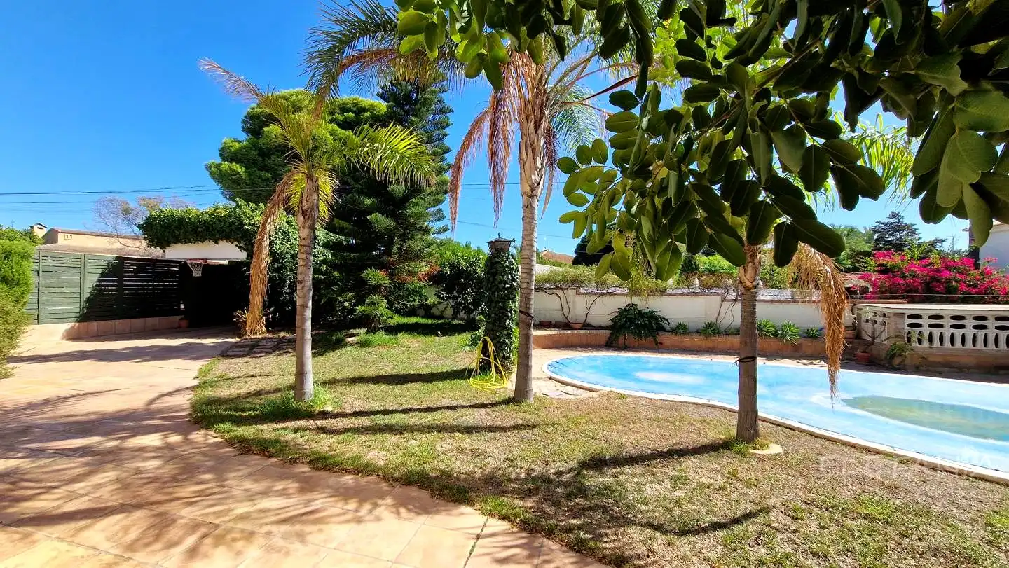 Piscina de Casa o xalet de lloguer en Náquera