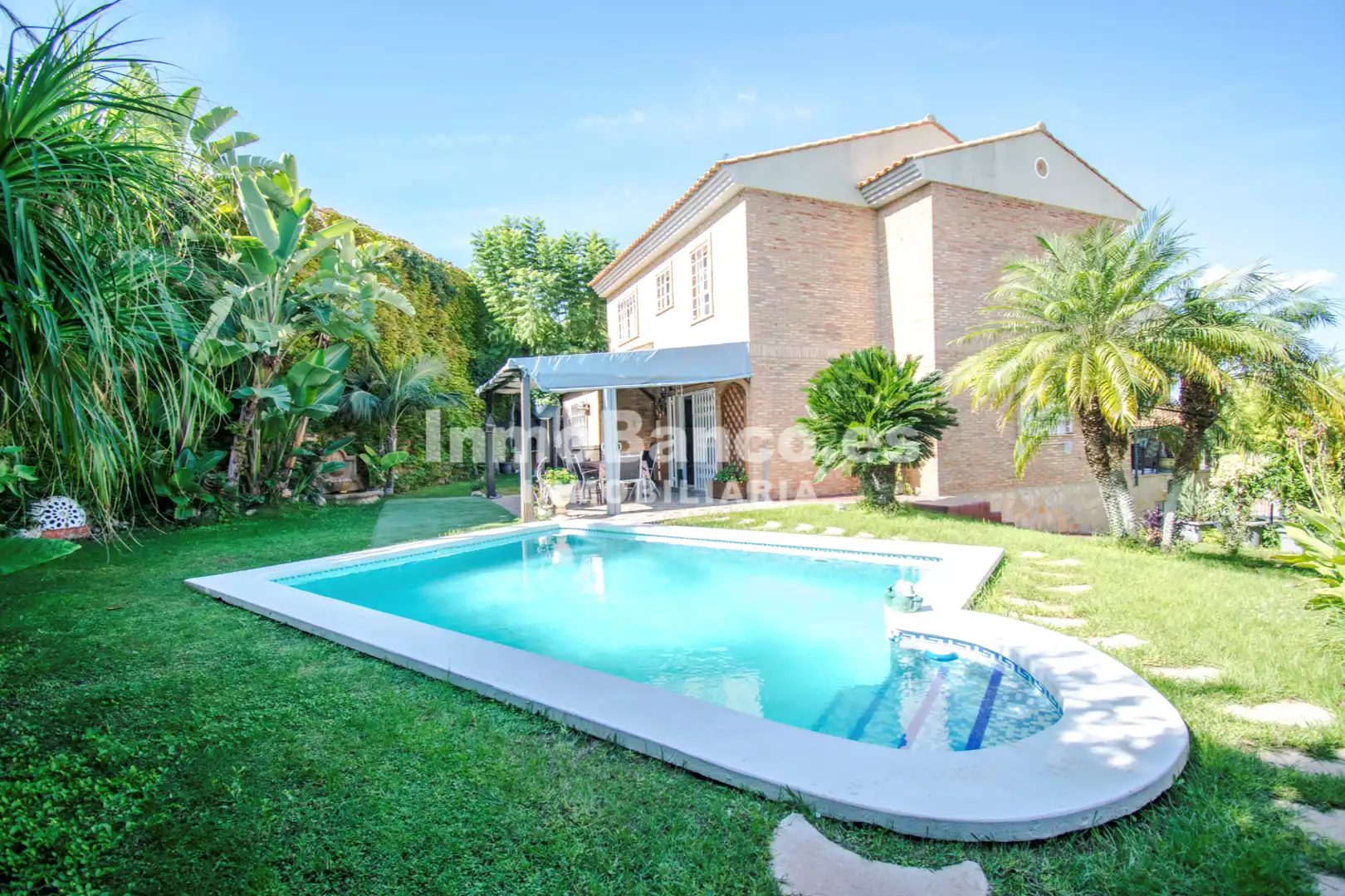 Villa avec piscine à vendre à Avenida del Rio Turia 1221A