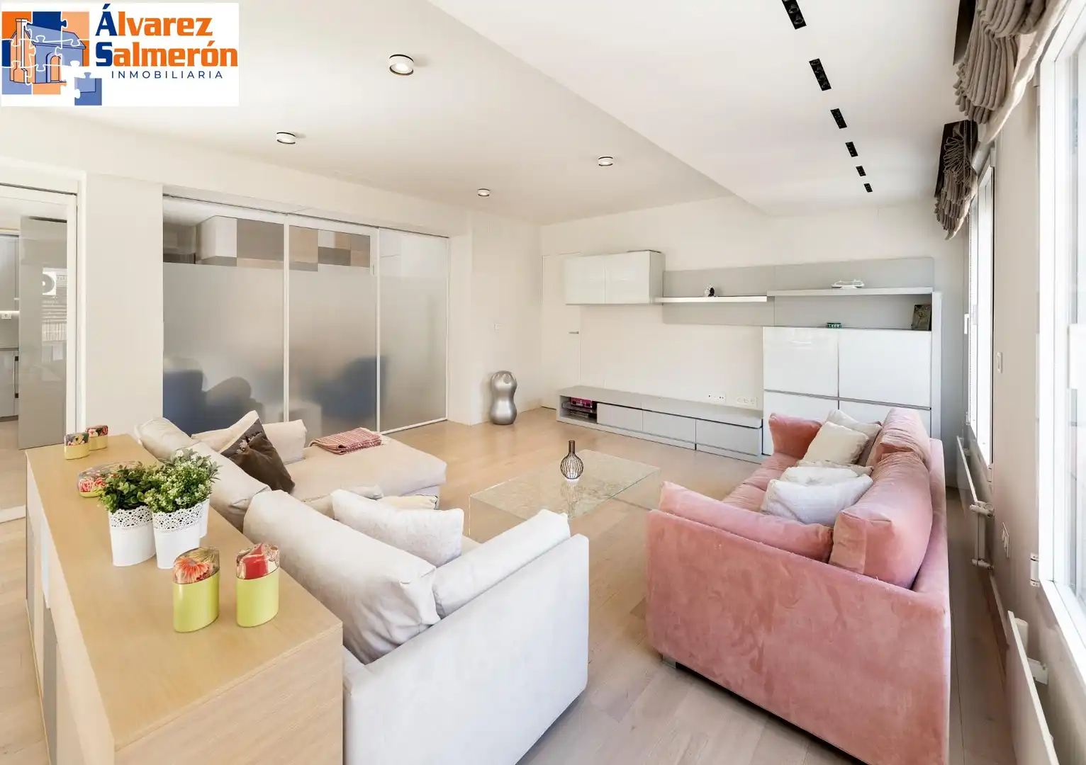 Living room of Flat for sale in Granada  with Air Conditioner