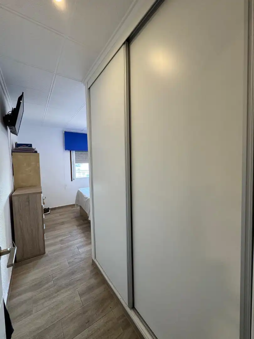 Dormitori de Pis en venda en Torrevieja amb Aire condicionat, Jardí privat i Piscina