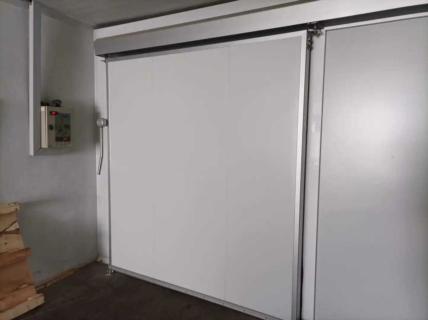 Vista exterior de Nave industrial en venta en Ledaña con Alarma