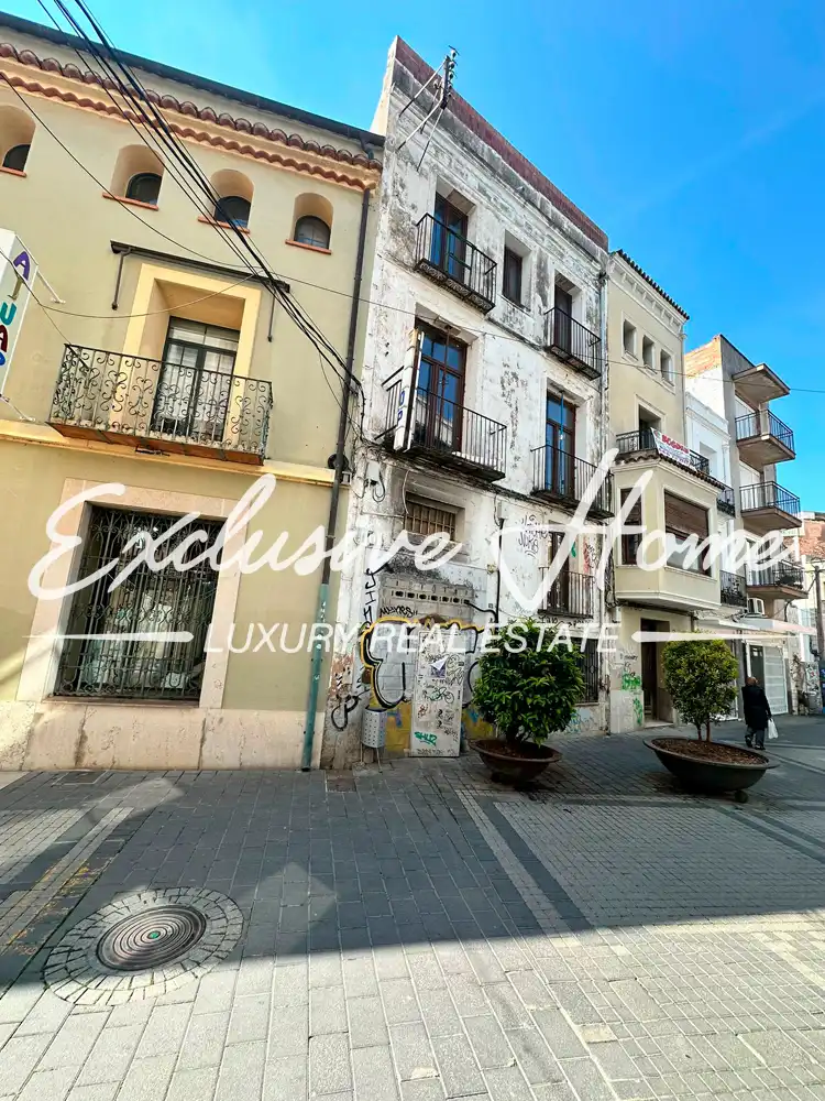 Vista exterior de Edificio en venta en Benicarló