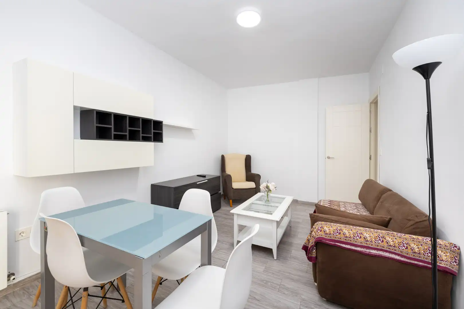 Living room of Flat for rent in Granada  with Heating, Furnished and Washing machine