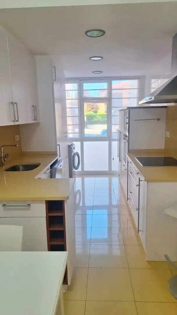 Flat for rent in Iturribide Kalea, Santa María de Getxo