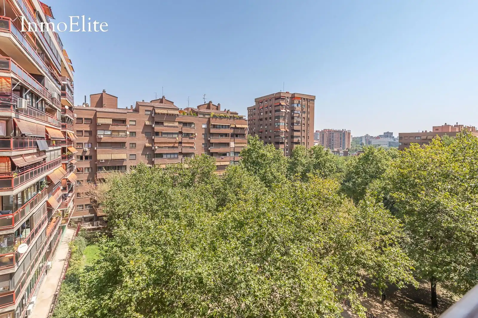 Vista exterior de Piso en venta en Madrid con Aire acondicionado, Calefacción y Parquet