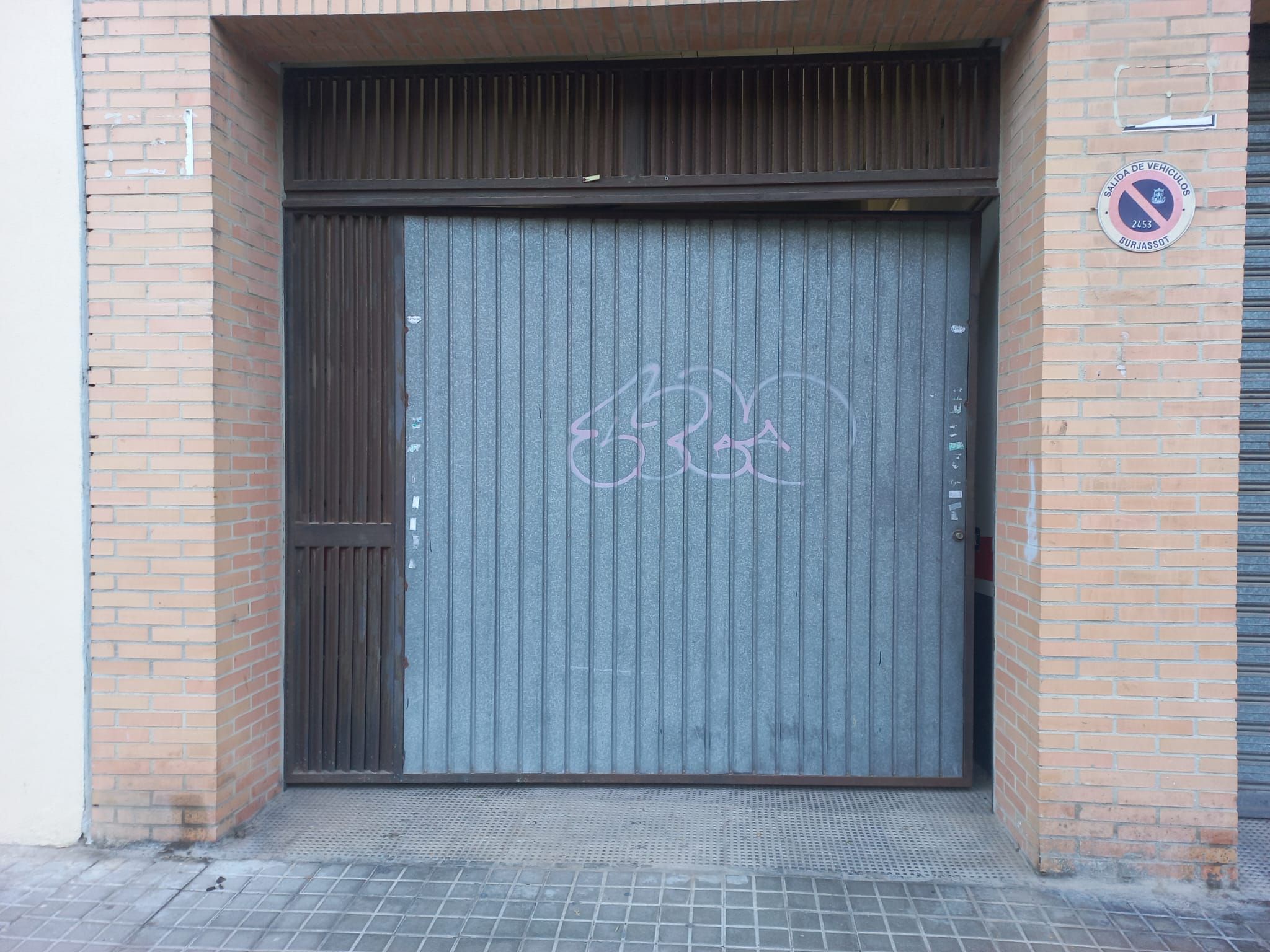 Exterior view of Garage for sale in Burjassot