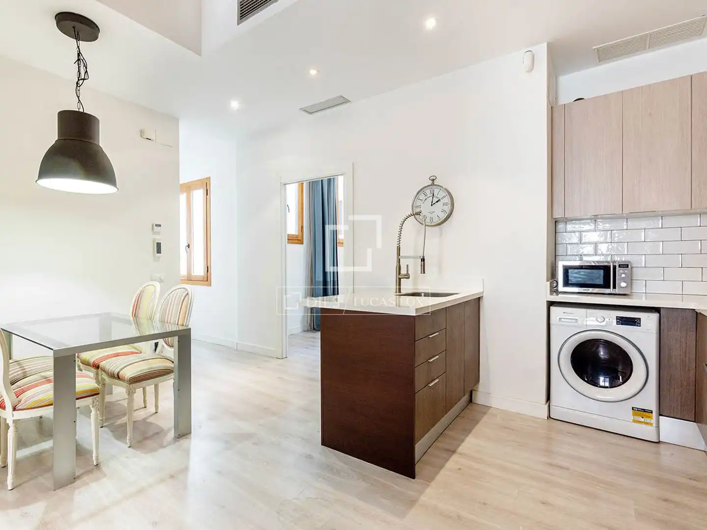 Vista exterior de Piso en venta en Barcelona con Aire acondicionado, Calefacción y Amueblado