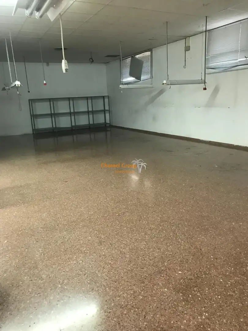Nau industrial de lloguer a Petrer