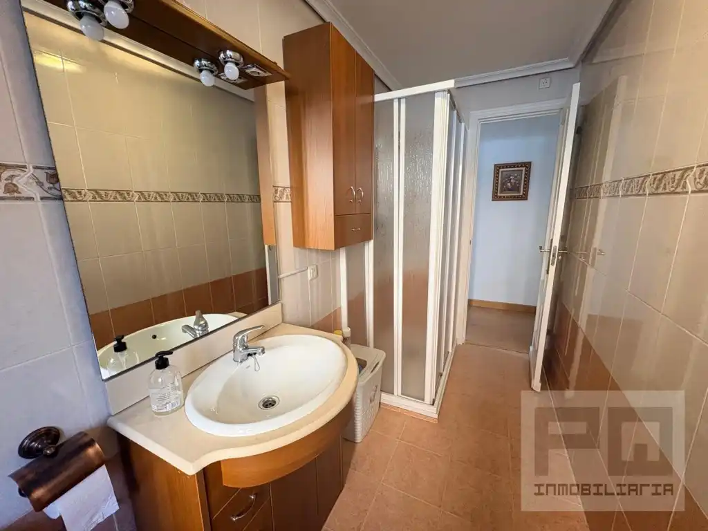 Baño de Planta baja de alquiler en Las Navas del Marqués 