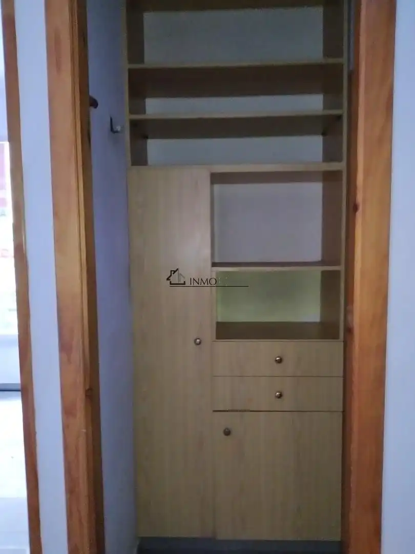 Dormitori de Local de lloguer en Pontevedra Capital 