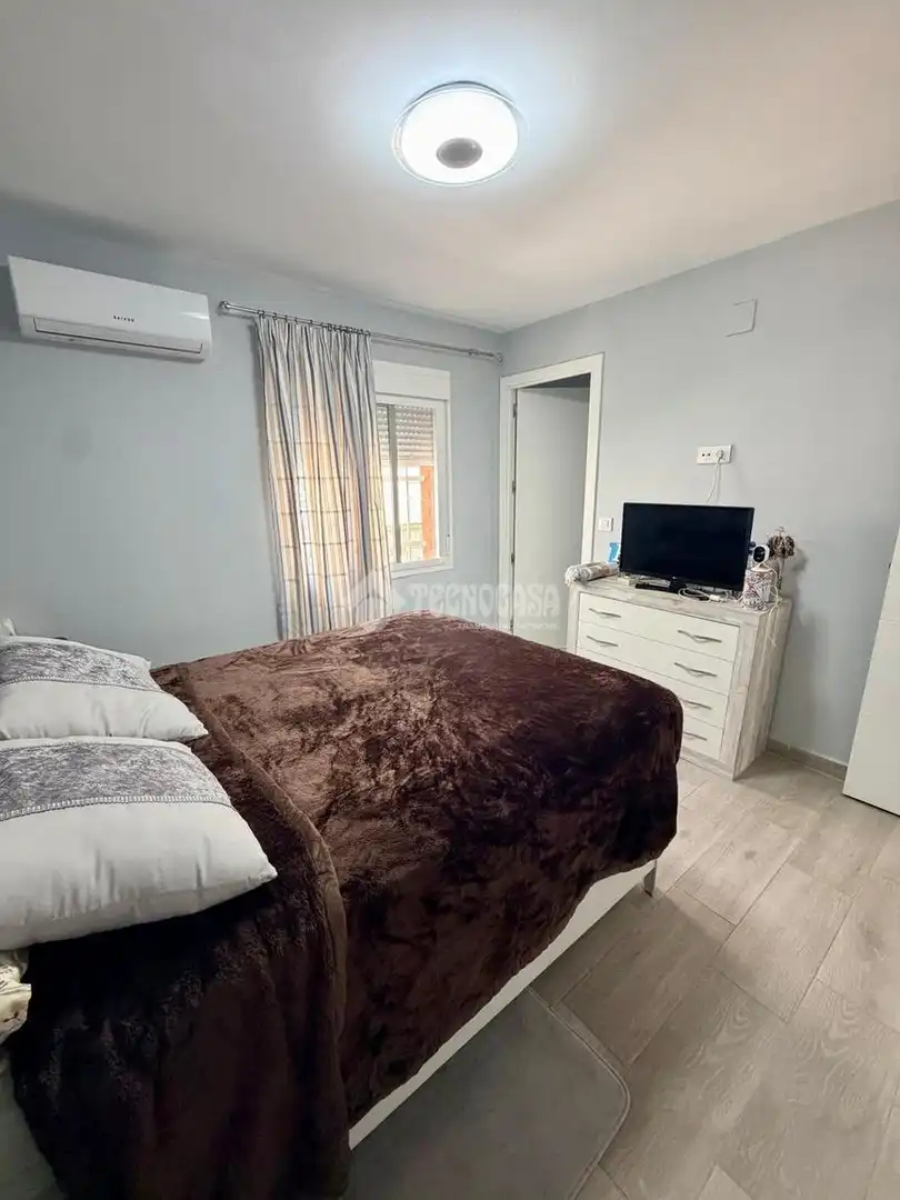 Habitación de Piso en venta en Sevilla con Aire acondicionado, Calefacción y Terraza