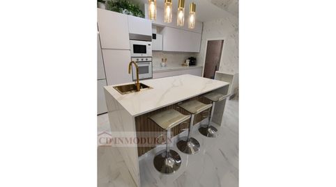 Foto 2 de Piso en venta en Plaza Estella, Pla de Bon Repós, Alicante / Alacant