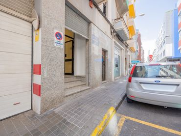 Gewerbefläche zum Verkauf in Calle Montevideo 7
