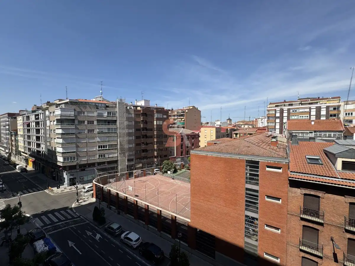 Vista exterior de Pis en venda en Valladolid amb Aire condicionat, Calefacció i Terrassa