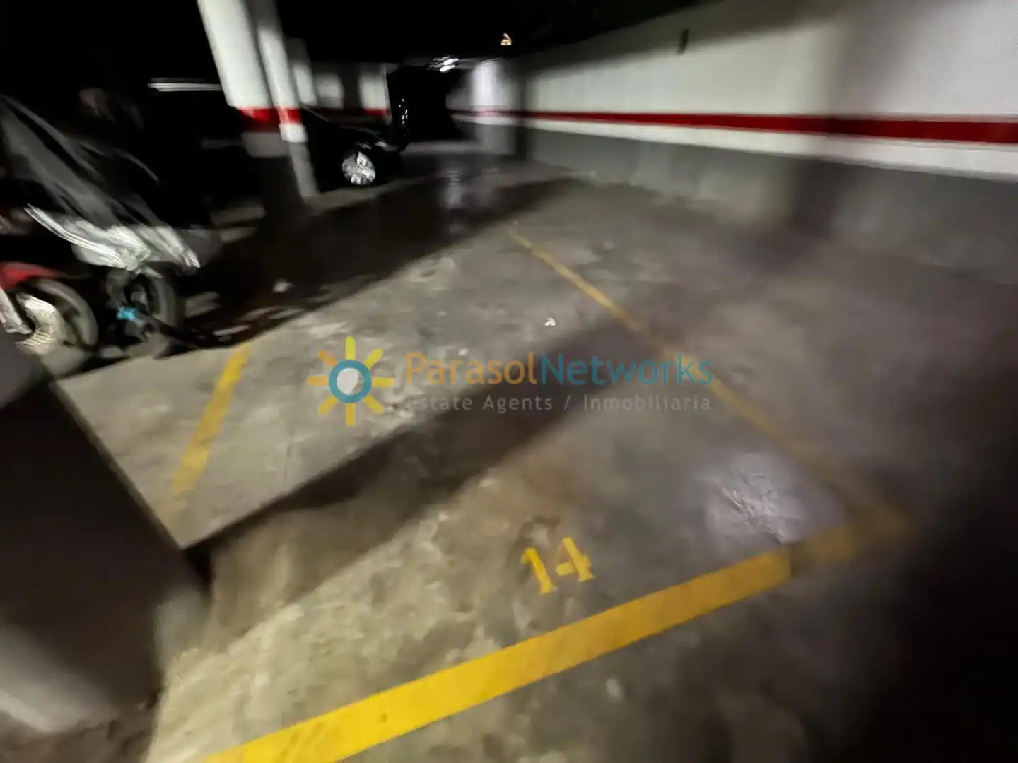 Parking de Piso de alquiler en Oliva con Amueblado y Balcón