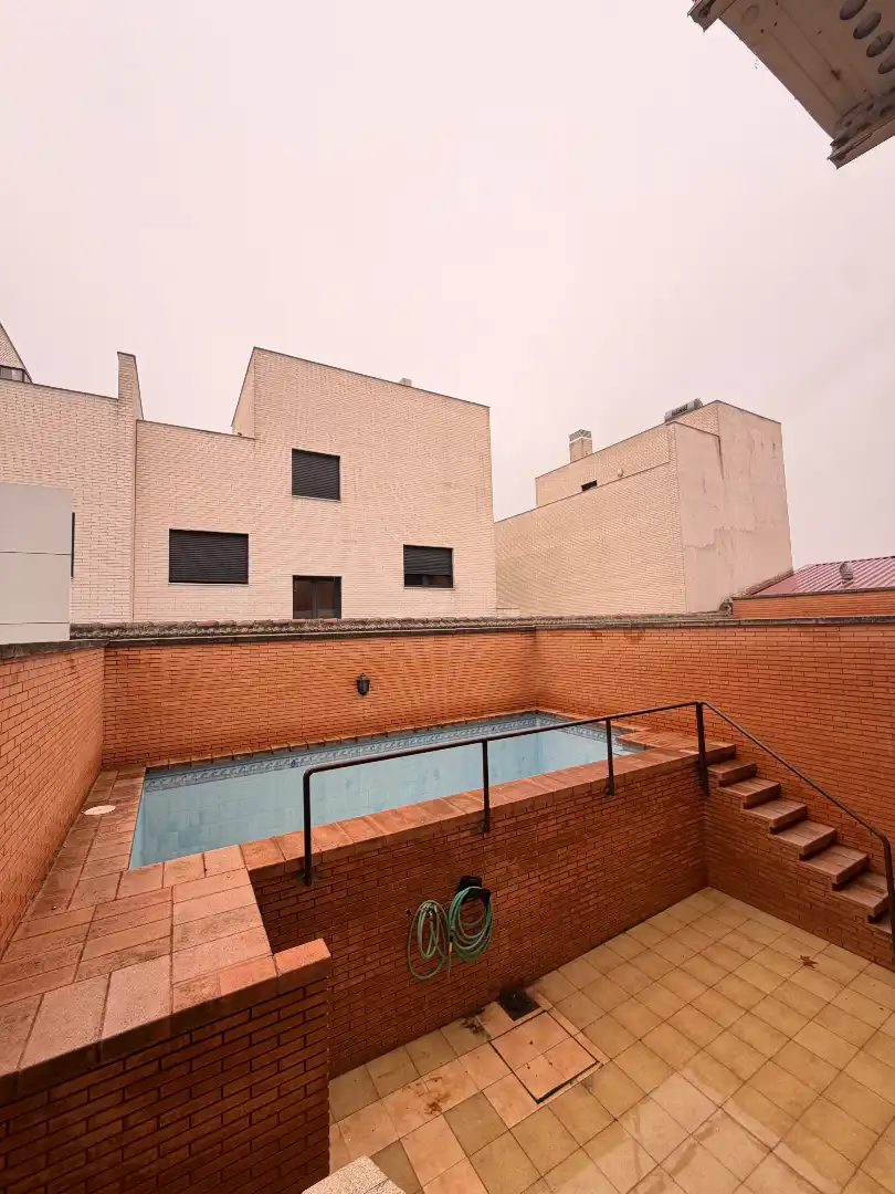 Detached homes for sale in Calle Olmos, 7, Ciudad Jardín