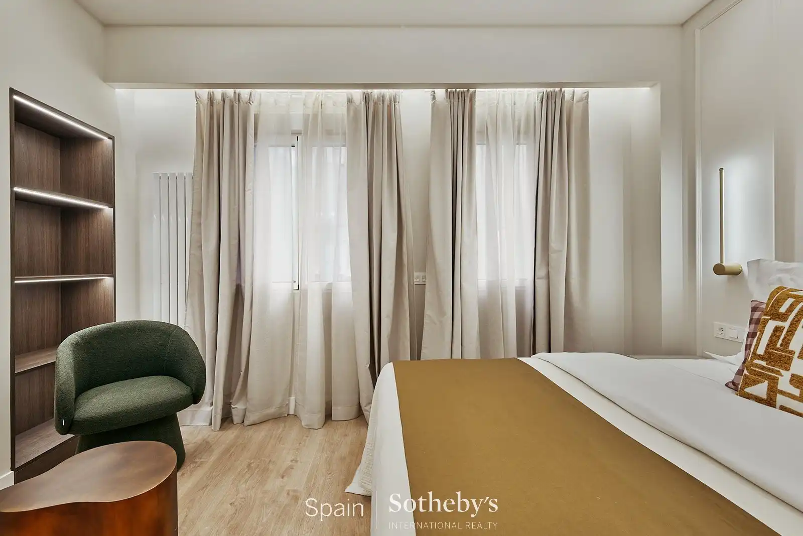 Dormitori de Apartament en venda en Madrid amb Aire condicionat, Calefacció i Terrassa