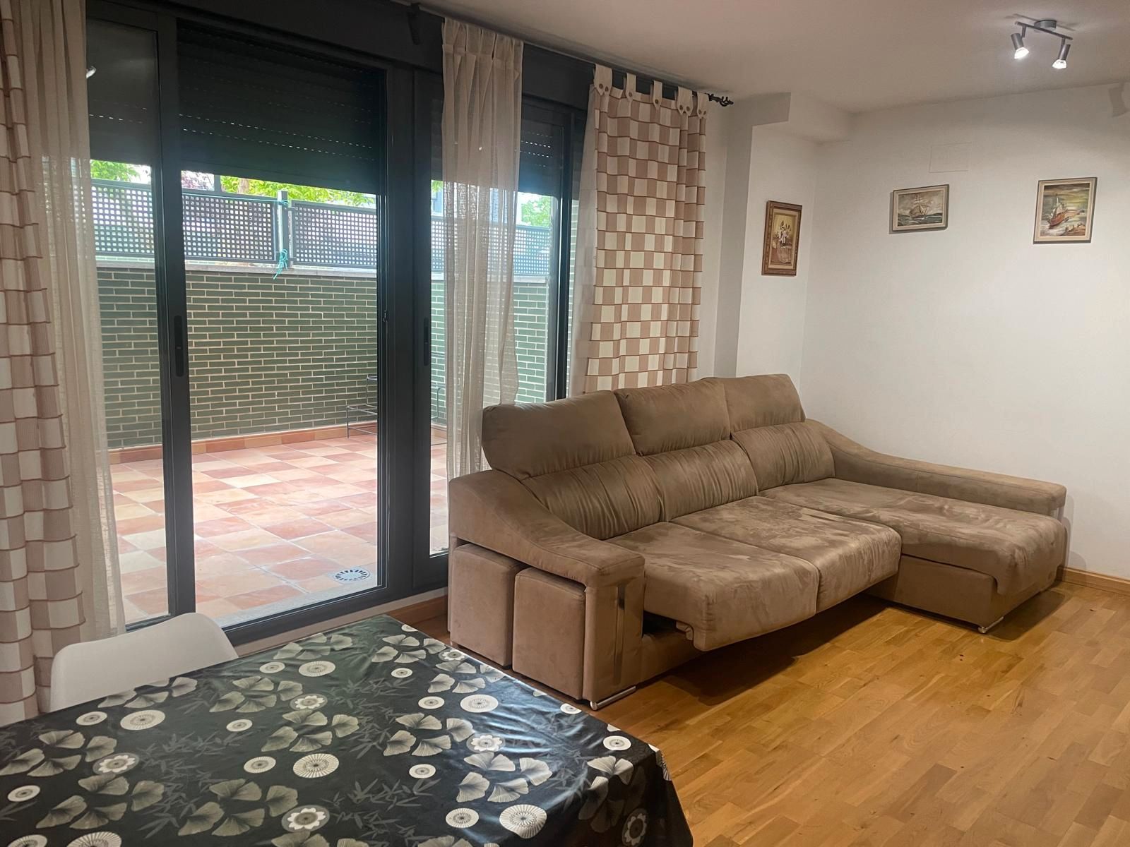 Living room of Flat to rent in Ciudad Real Capital  with Heating, Parquet flooring and Terrace
