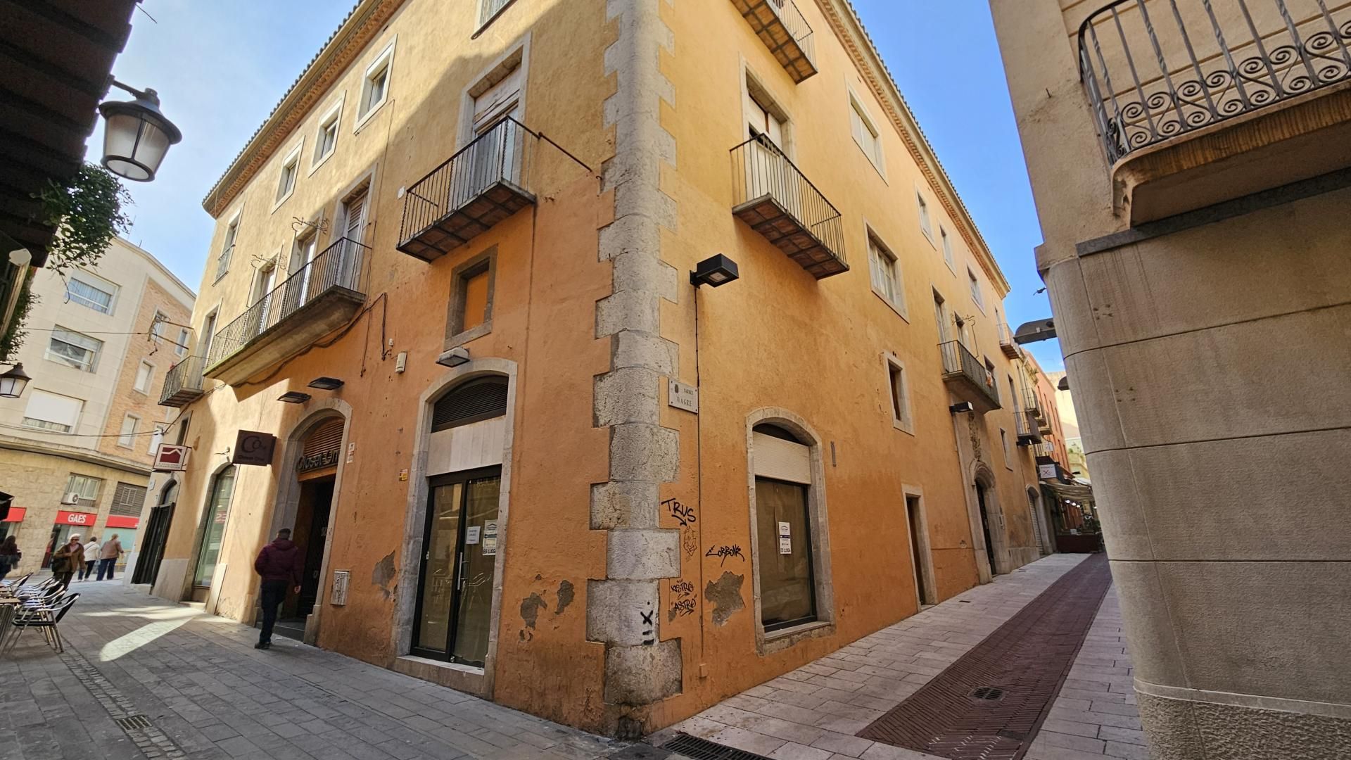 Local de alquiler en Besalú, 14, Centre