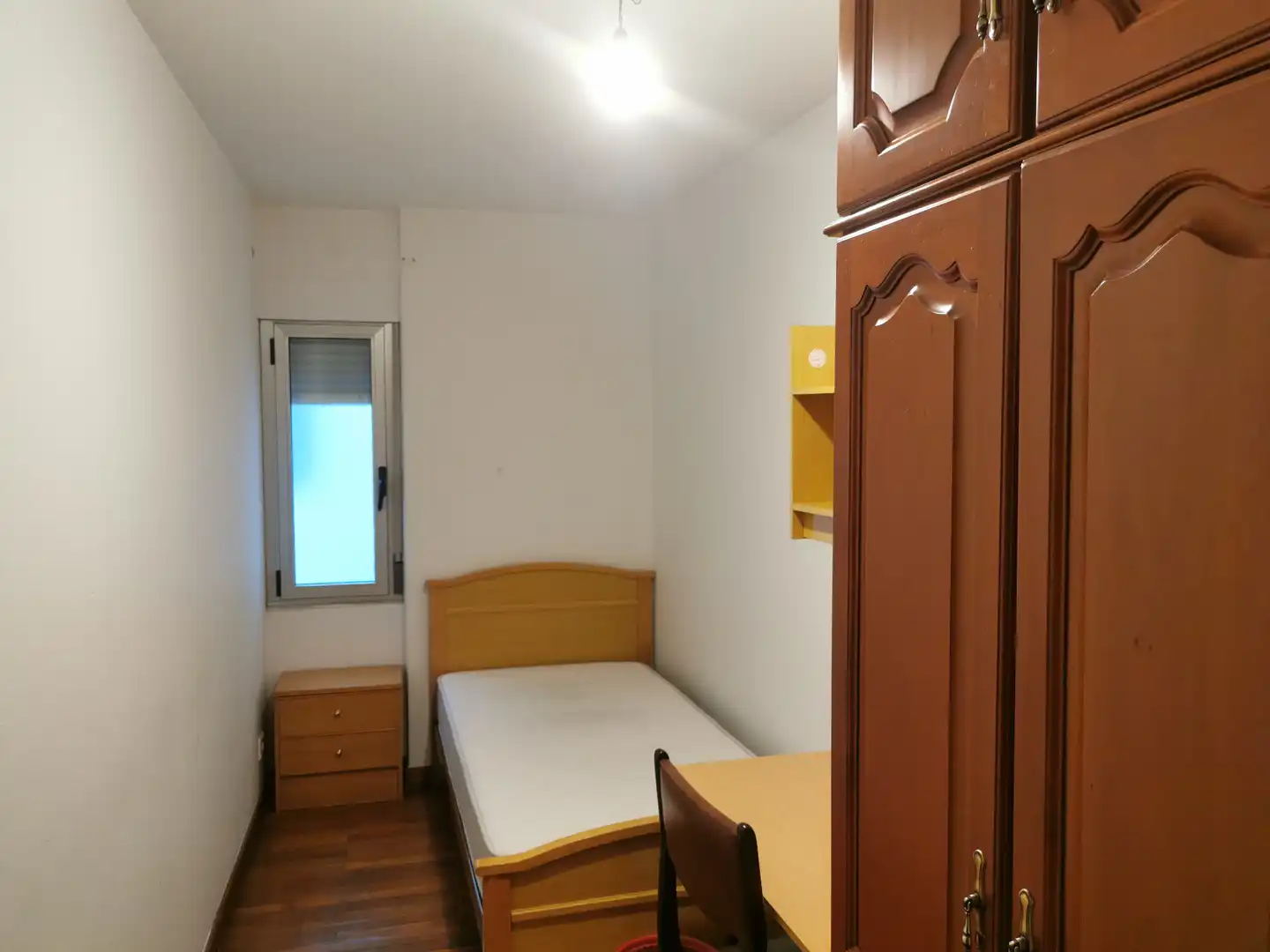 Schlafzimmer von Wohnung zur Miete in Santiago de Compostela  mit Heizung und Möbliert