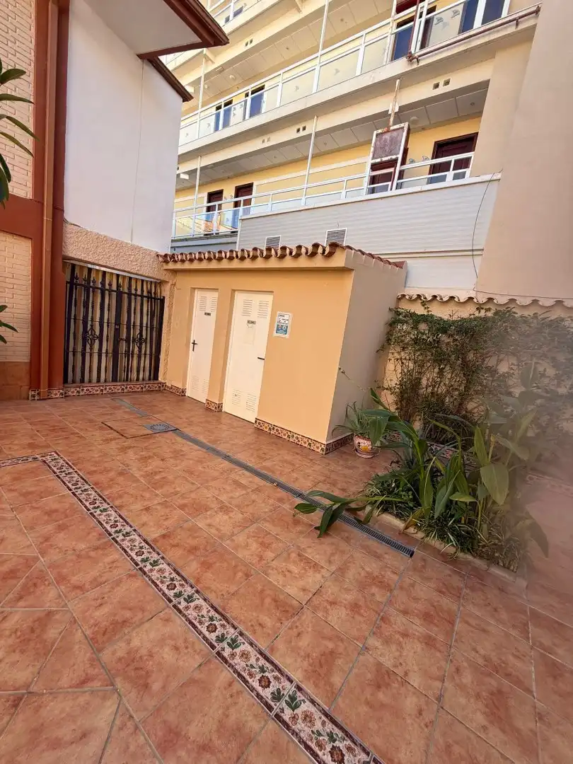 Vista exterior de Estudio de alquiler en Torremolinos con Aire acondicionado, Calefacción y Terraza