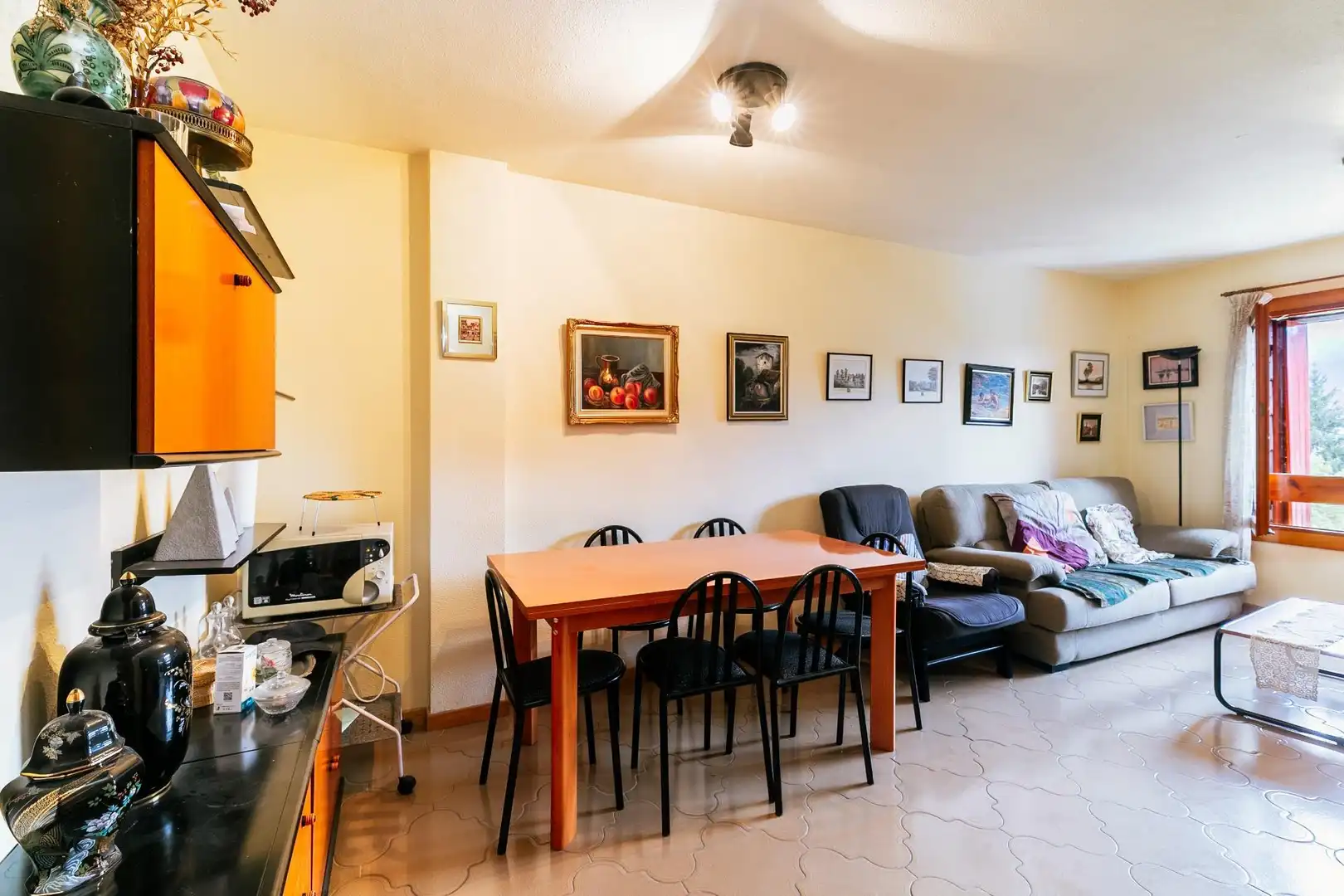 Comedor de Piso en venta en Biescas con Calefacción, Amueblado y Balcón