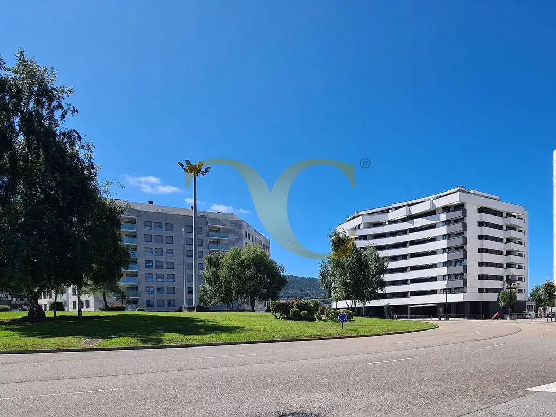 Vista exterior de Pis en venda en Oviedo  amb Aire condicionat, Calefacció i Terrassa