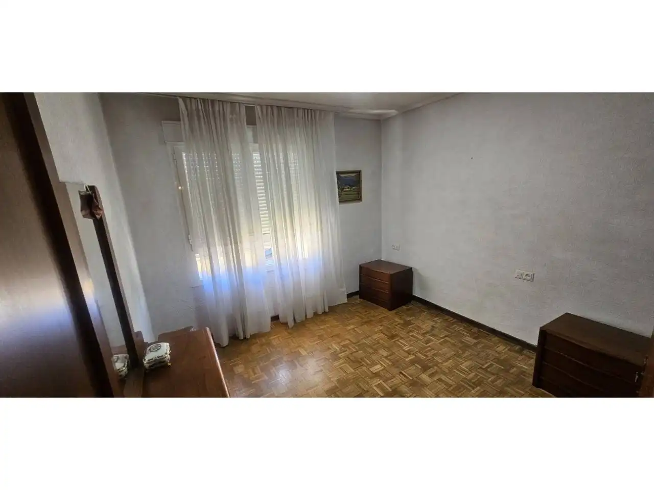 Habitación de Casa adosada en venta en Sariegos con Calefacción, Parquet y Terraza