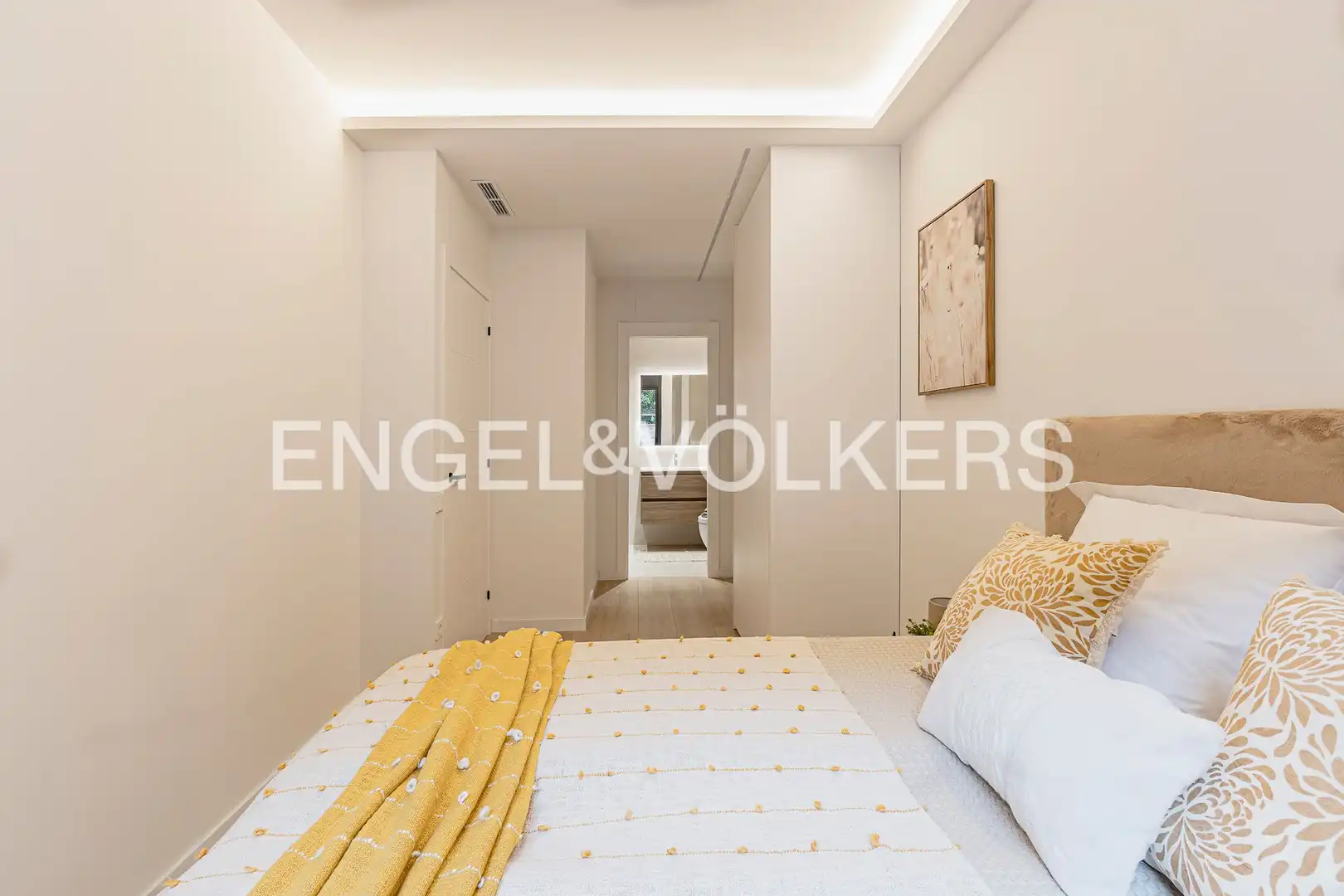 Schlafzimmer von Wohnung zum Verkauf in Barcelona mit Klimaanlage, Heizung und Privatgarten