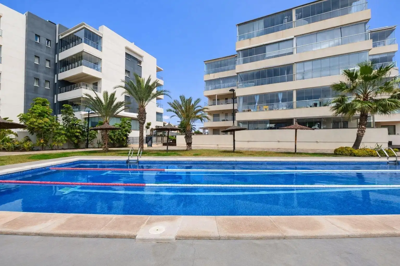 Apartamento con piscina en venta en Orihuela Costa, imagen 24