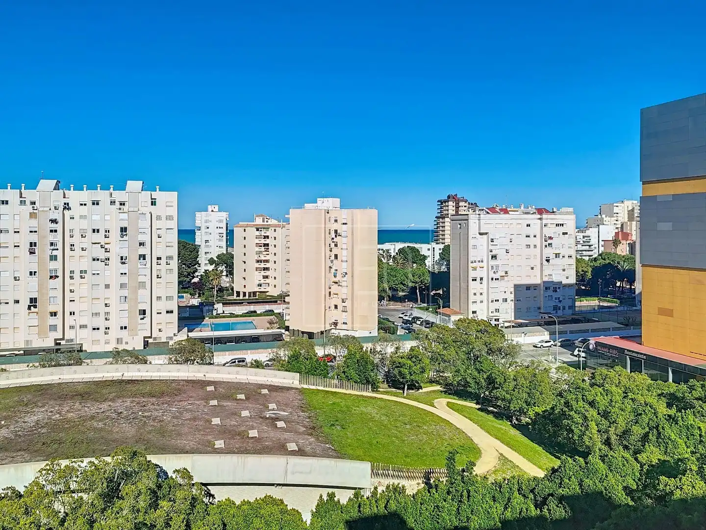 Vista exterior de Pis en venda en Gandia amb Jardí privat, Terrassa i Traster