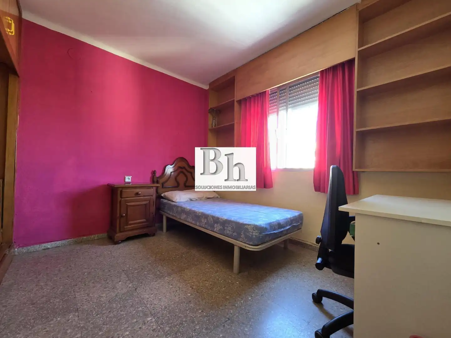 Habitación de Piso de alquiler en Málaga con Terraza y Amueblado