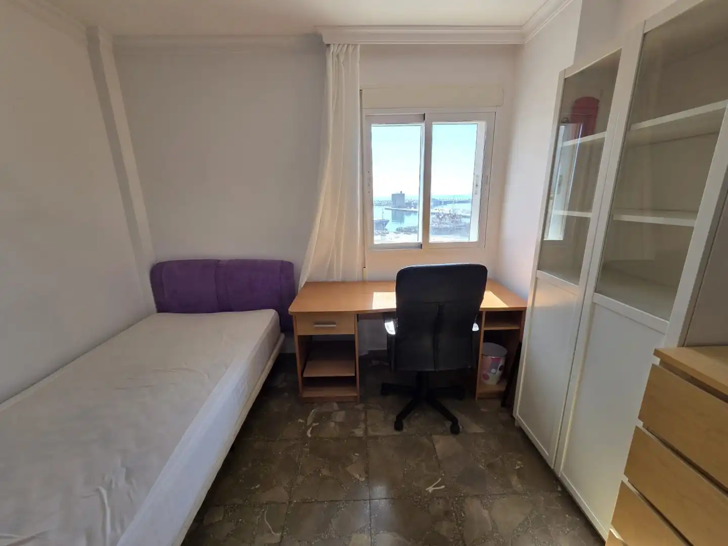 Habitación de Piso de alquiler en Málaga con Aire acondicionado y Amueblado