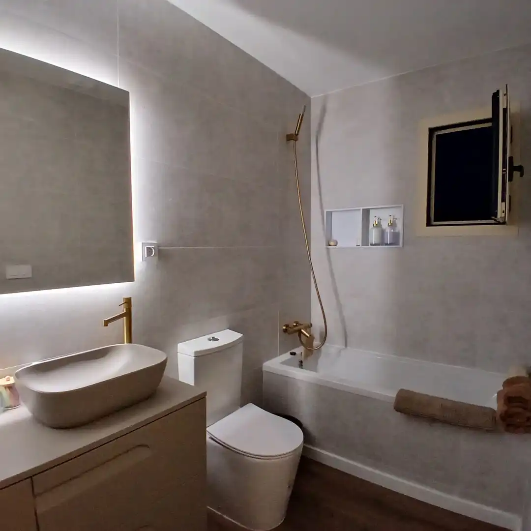 Bathroom of Houses for rent in Montroi / Montroy, Valencia