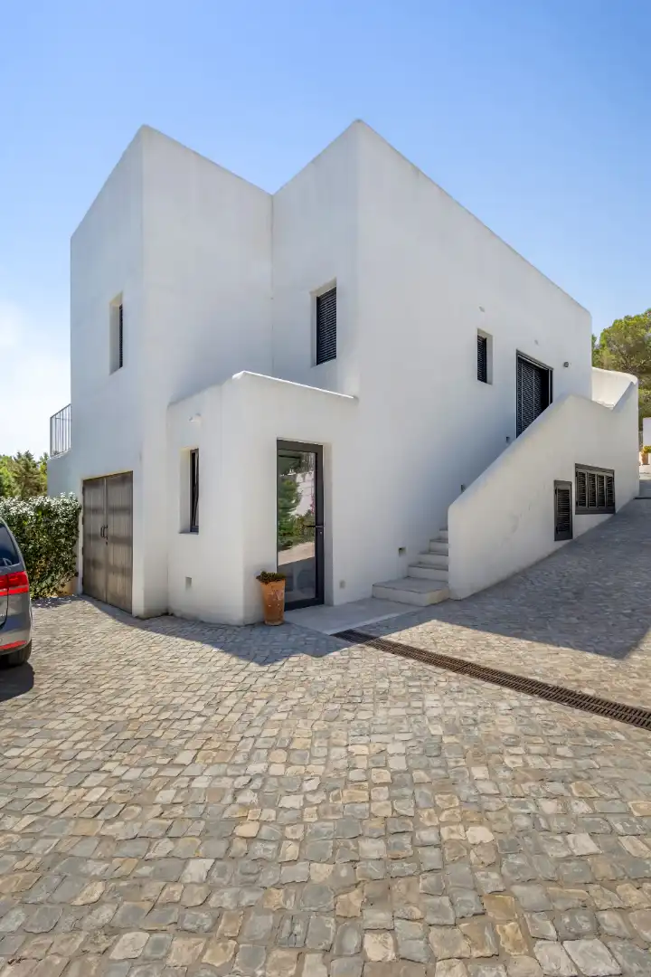 Vista exterior de Casa o xalet en venda en Santa Eulària des Riu amb Aire condicionat, Calefacció i Jardí privat
