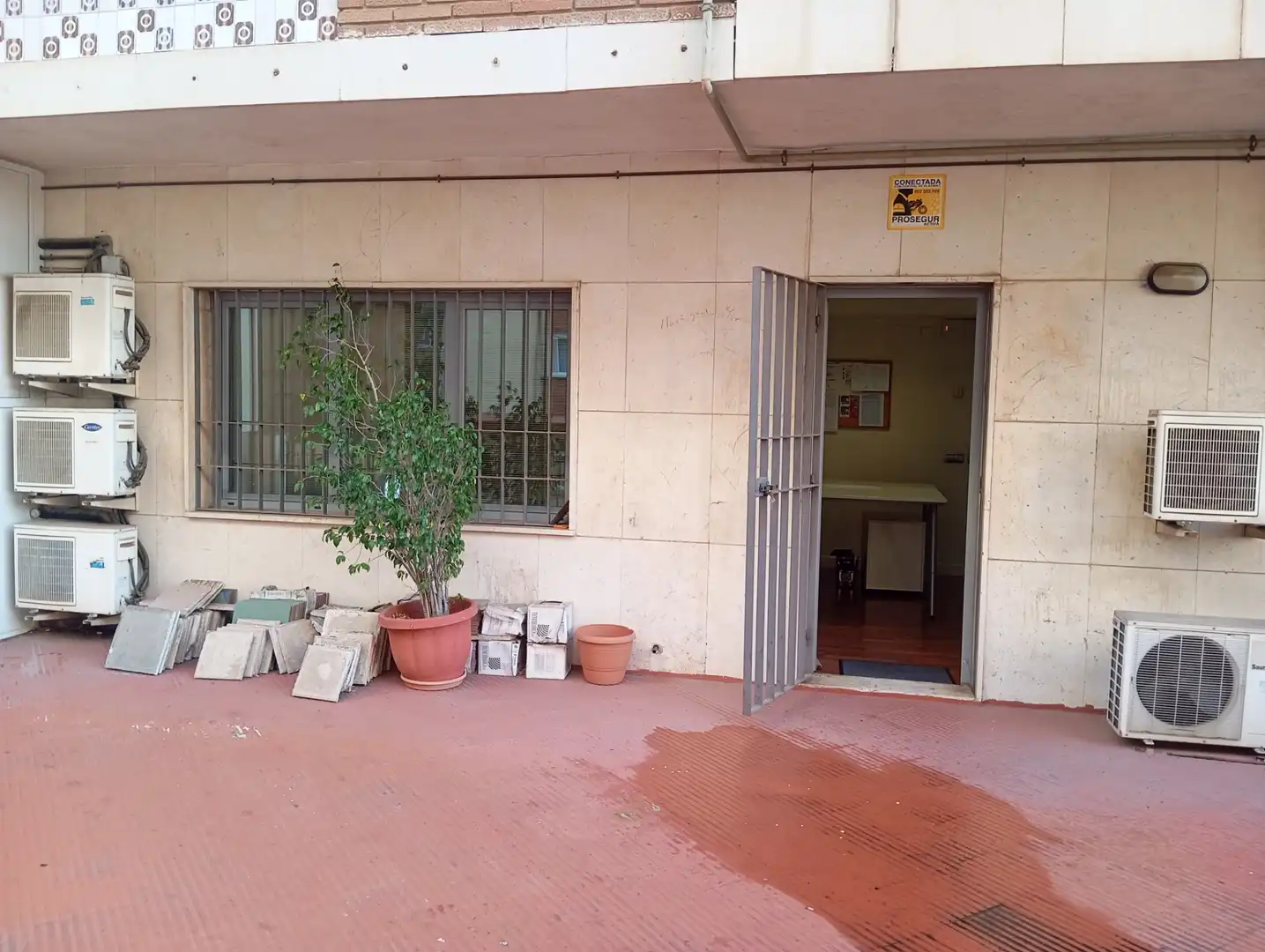 Geschaftsraum zum Verkauf in Badajoz mit Klimaanlage, Heizung und Parkett