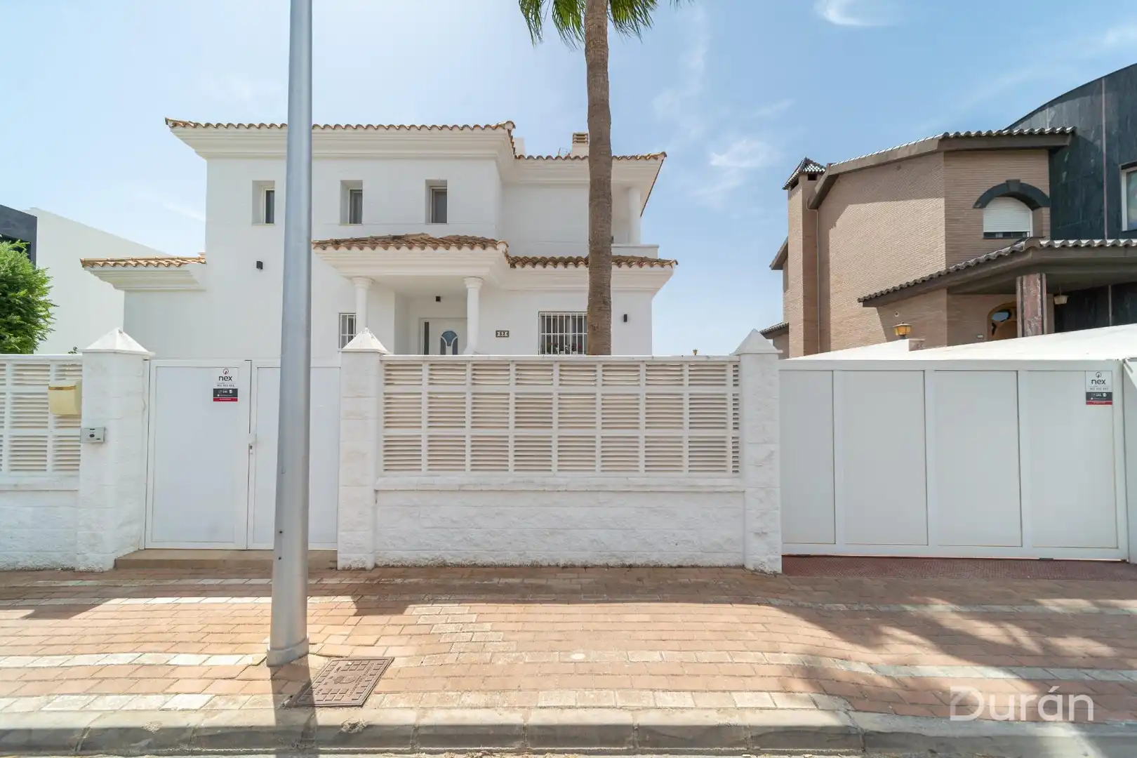 Vista exterior de Casa o chalet en venta en El Ejido con Aire acondicionado, Jardín privado y Terraza