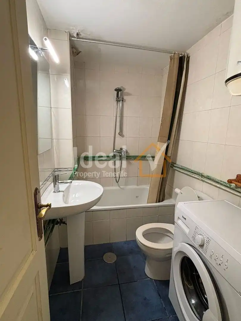 Bany de Apartament en venda en Arona amb Terrassa i Piscina comunitària