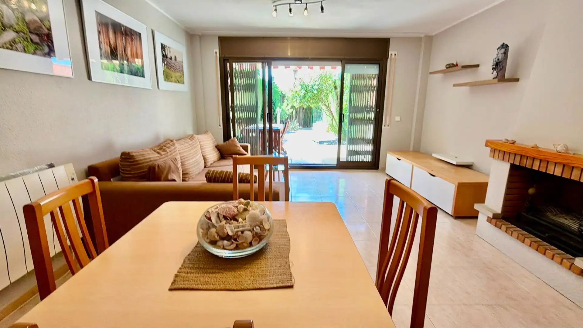 Außenansicht von Maisonette zum Verkauf in Torredembarra mit Heizung, Privatgarten und Terrasse