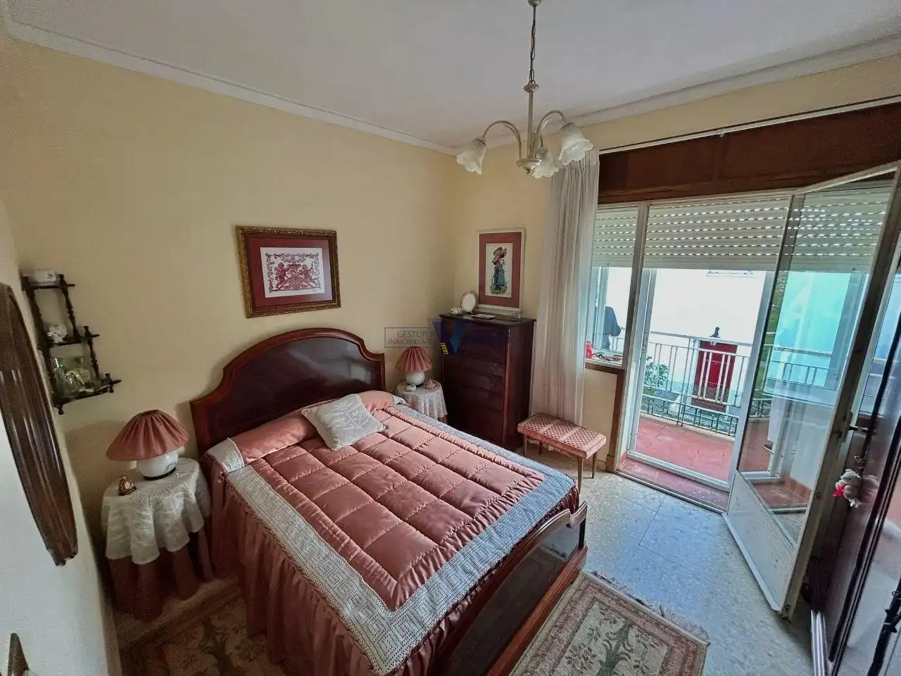 Habitación de Casa o chalet en venta en Ourense Capital  con Calefacción, Jardín privado y Terraza