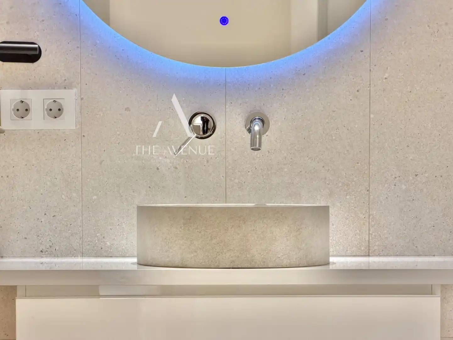 Bathroom of Flat for sale in Madrid  with Air Conditioner, Storage room and Furnished