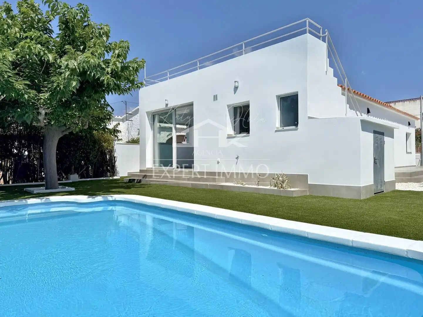 Vista exterior de Casa o xalet en venda en Roses amb Aire condicionat, Calefacció i Jardí privat